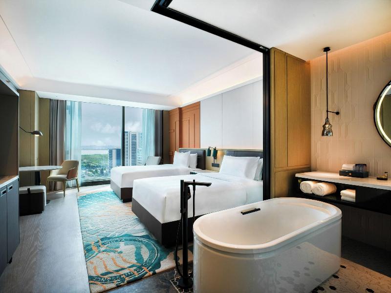 Renaissance Qingdao Hotel image