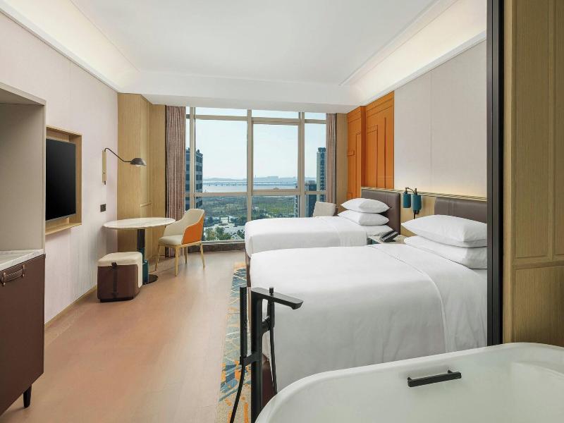Renaissance Qingdao Hotel image