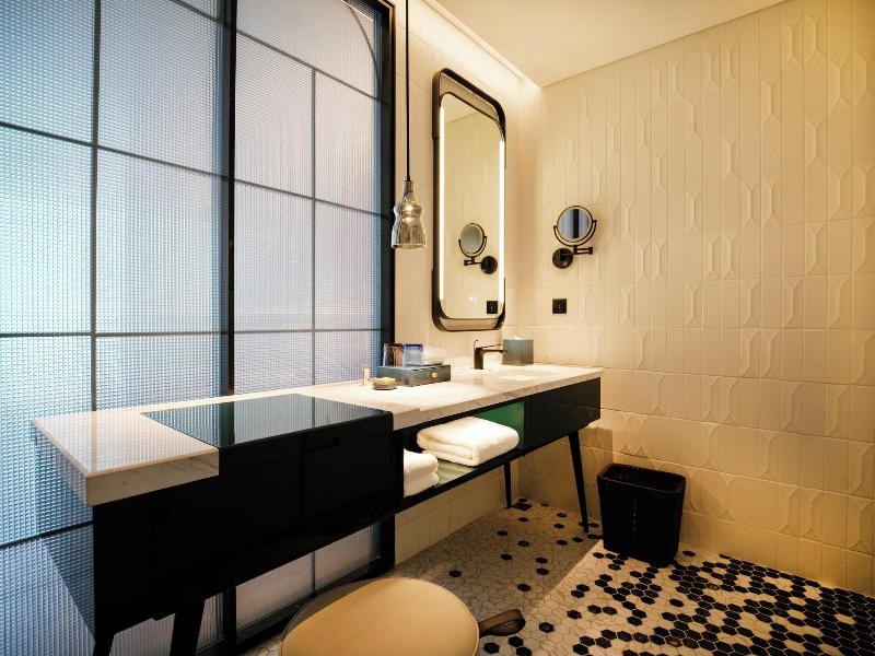 Renaissance Qingdao Hotel image