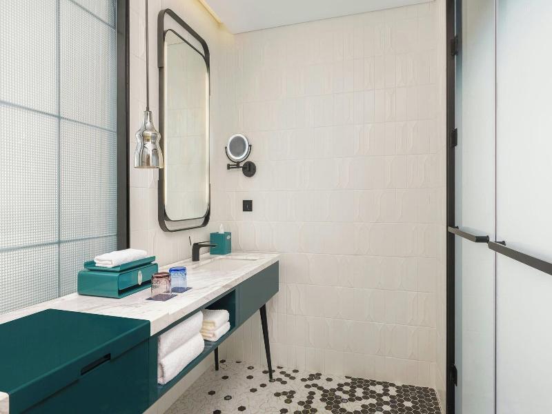 Renaissance Qingdao Hotel image