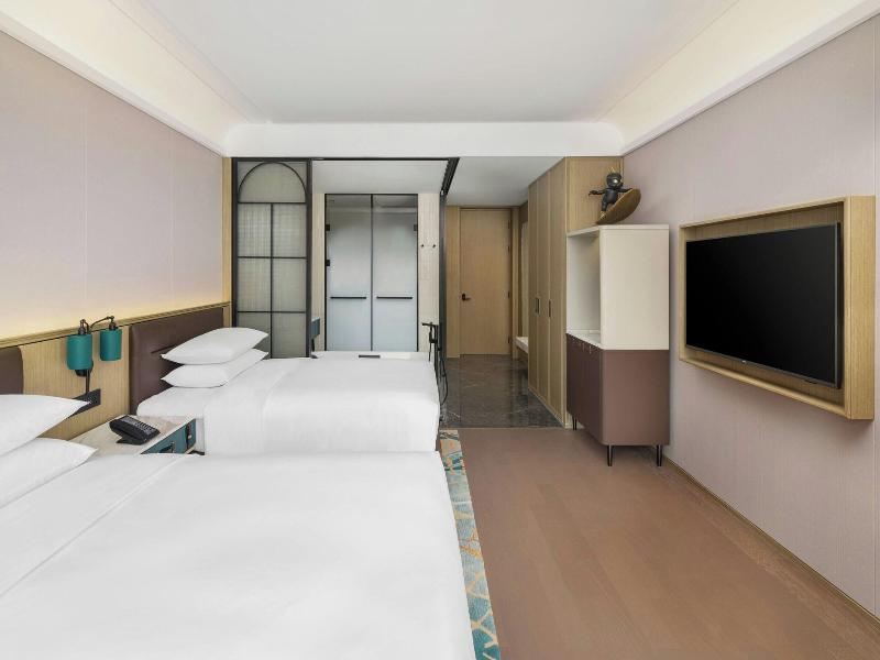 Renaissance Qingdao Hotel image