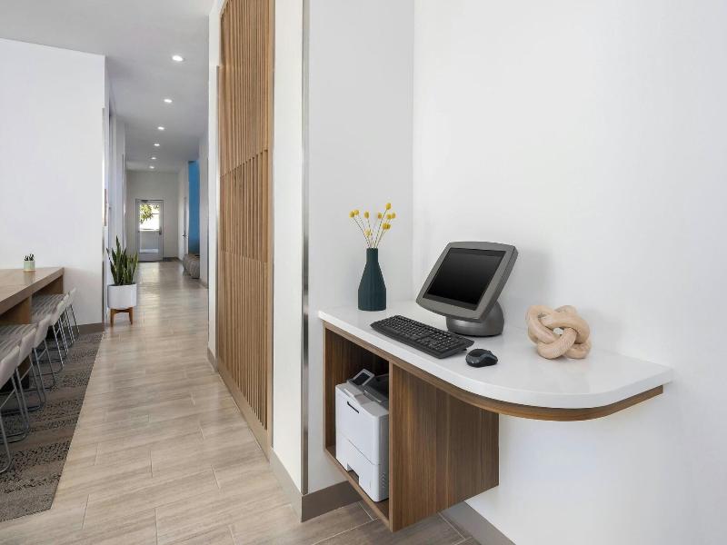 Element Savannah Midtown image