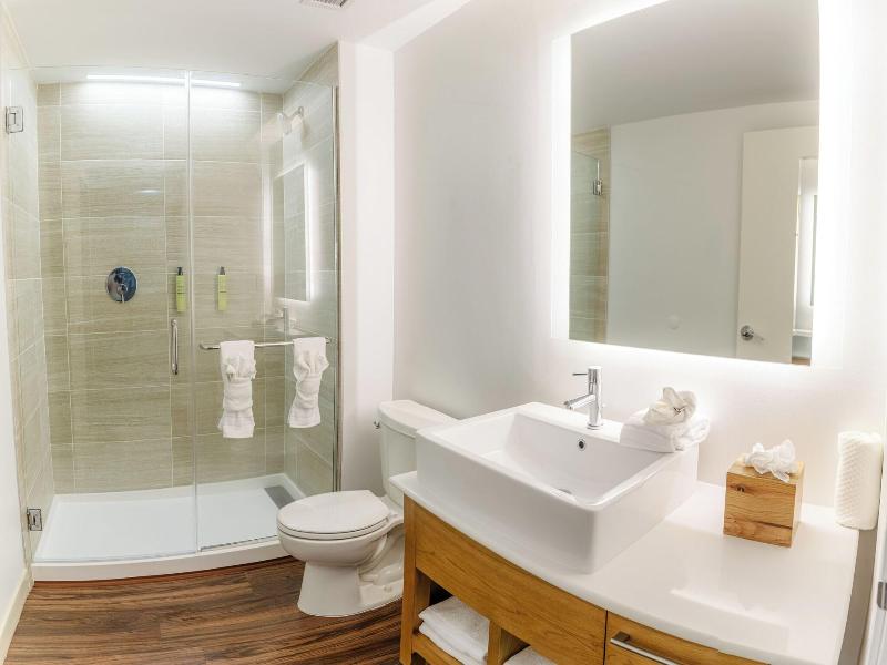 Element Savannah Midtown image