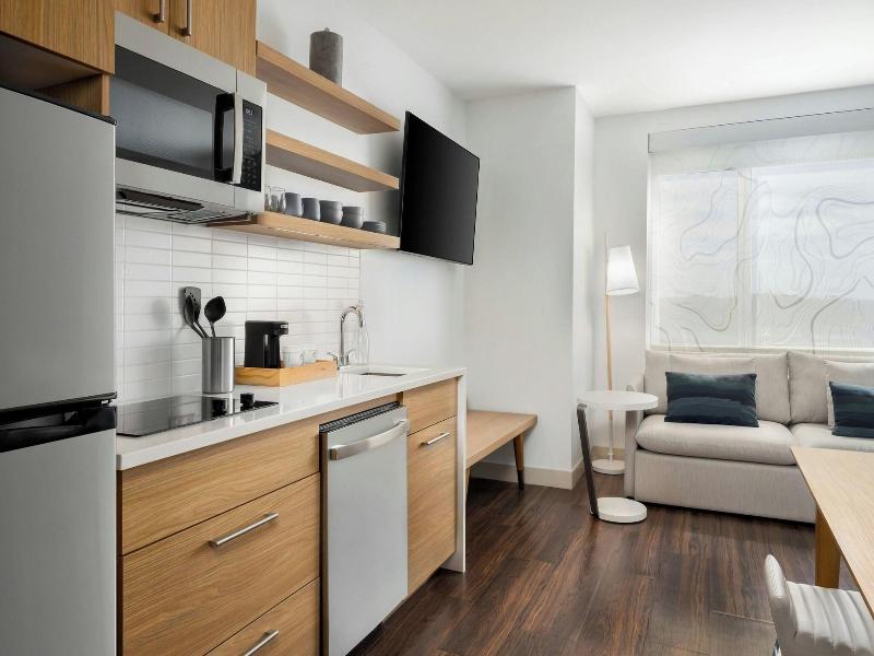 Element Savannah Midtown image