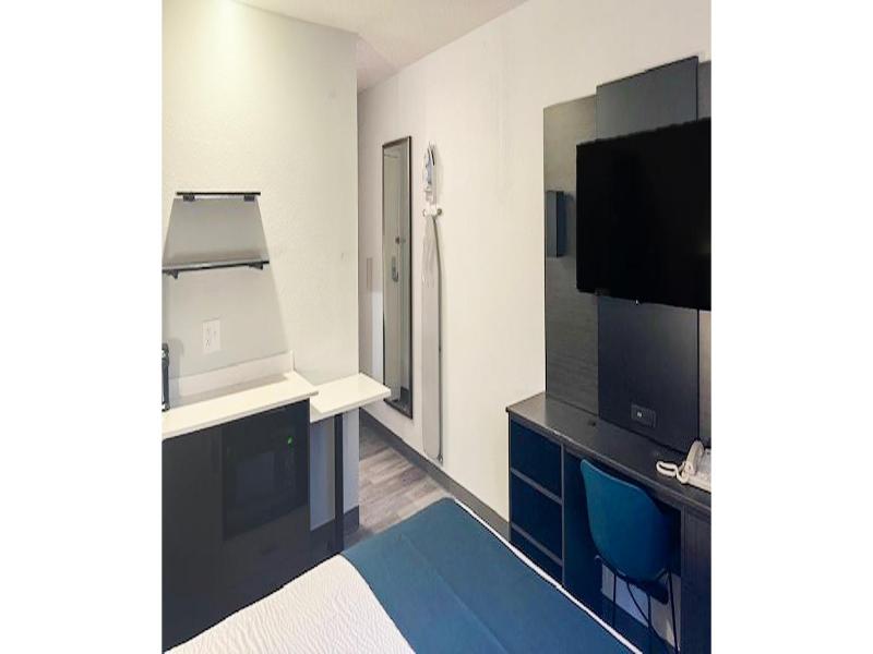 Studio 6 Suites Norcross, Ga image