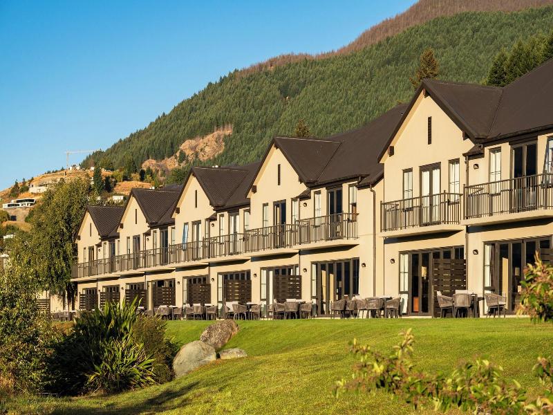 Platinum Queenstown Villas image