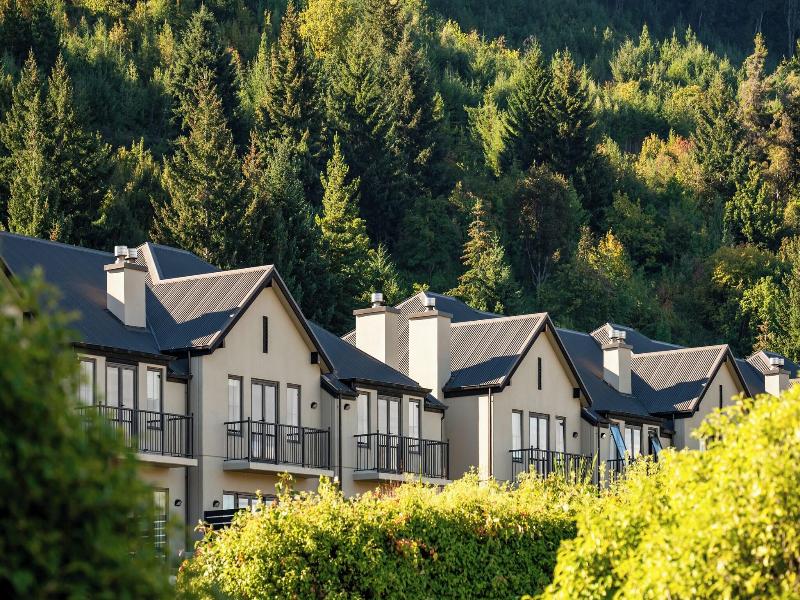 Platinum Queenstown Villas image