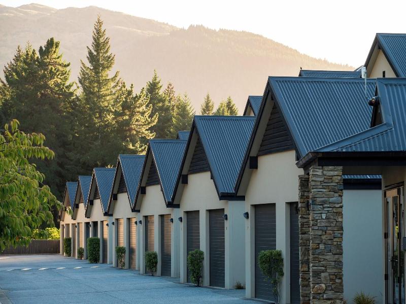 Platinum Queenstown Villas image