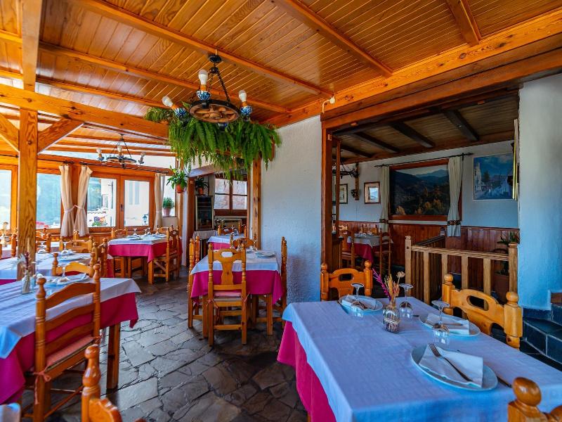 Hotel La Fragua I image