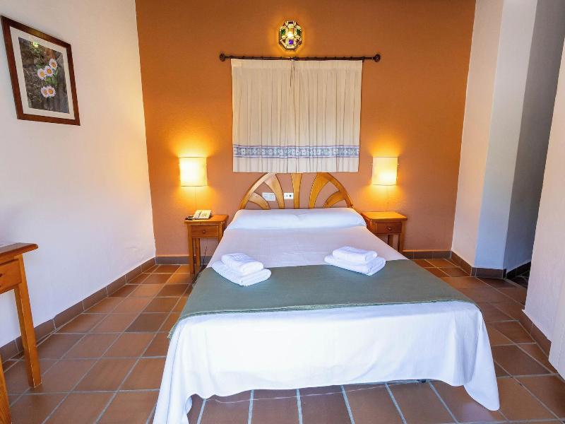 Hotel La Fragua I image
