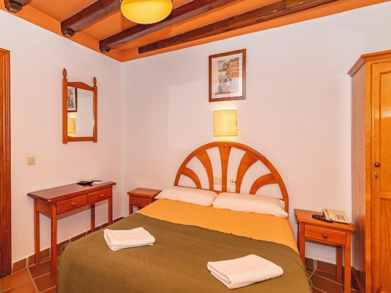 Hotel La Fragua I image