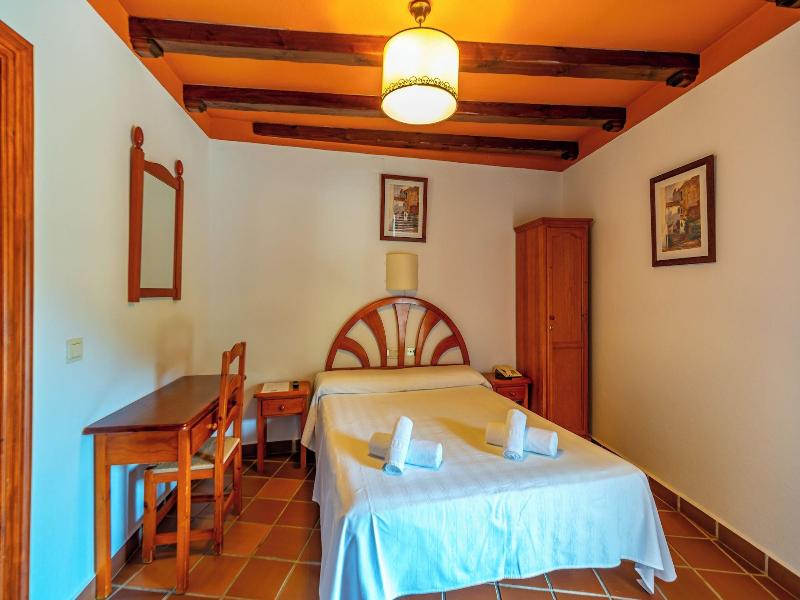 Hotel La Fragua I image