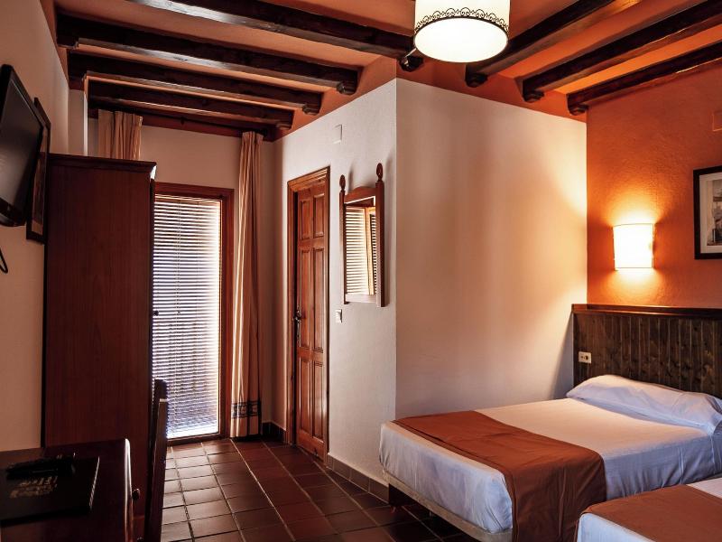 Hotel La Fragua I image