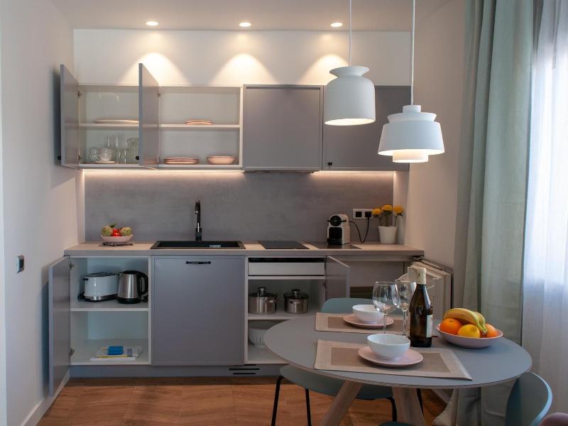 Apartamentos Porta Coeli image
