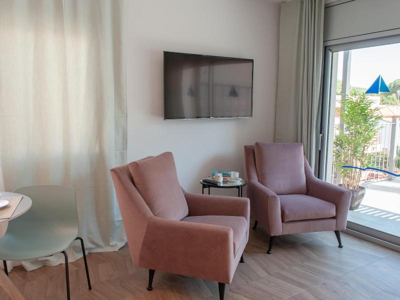 Apartamentos Porta Coeli image