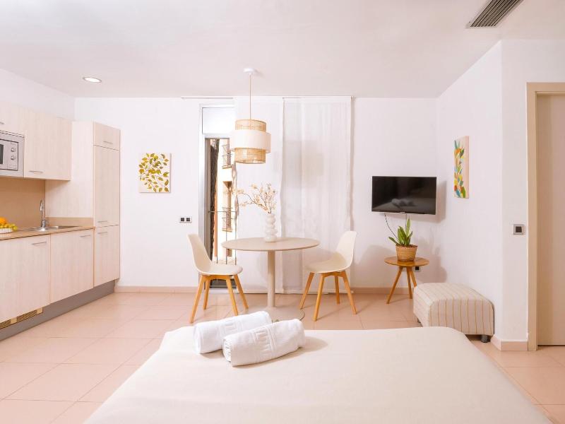 Apartamentos Porta Coeli image