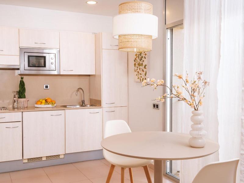 Apartamentos Porta Coeli image