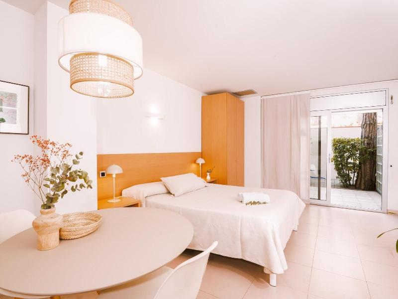 Apartamentos Porta Coeli image