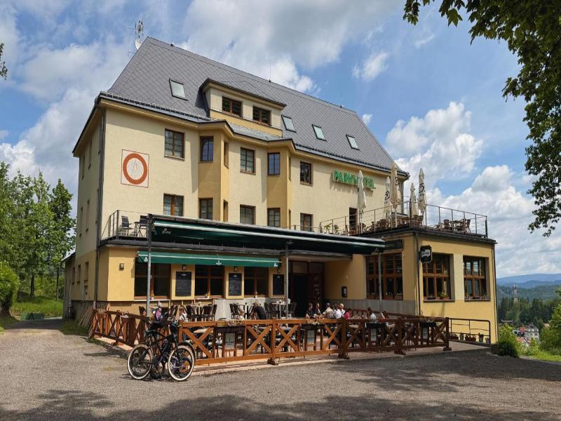 Parkhotel Smr Ovka image
