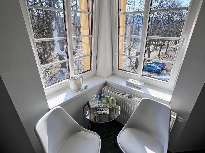 Parkhotel Smr Ovka image