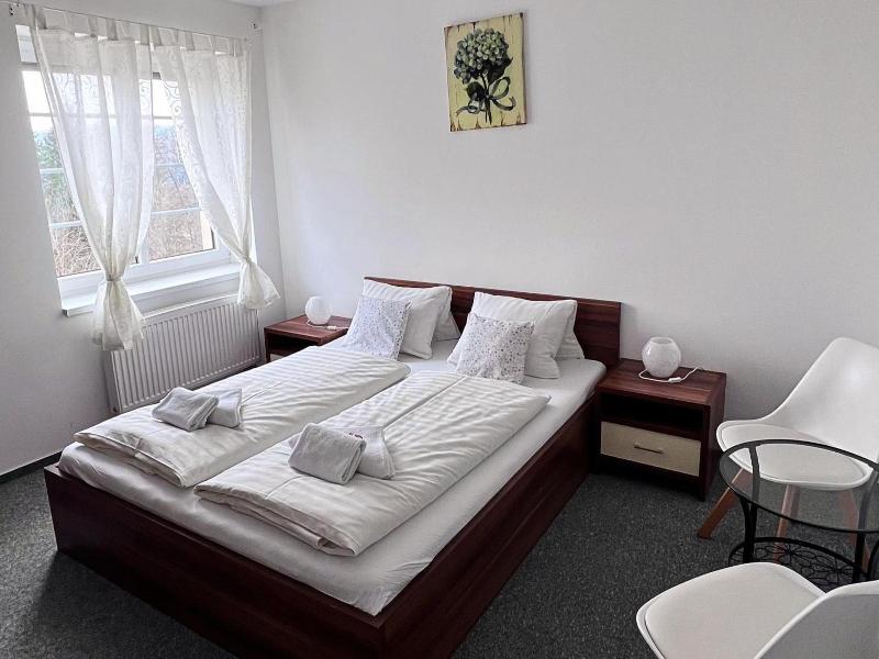 Parkhotel Smr Ovka image