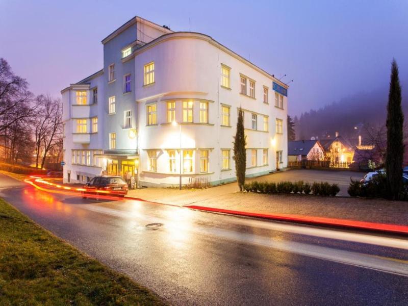 Hotel Grand image