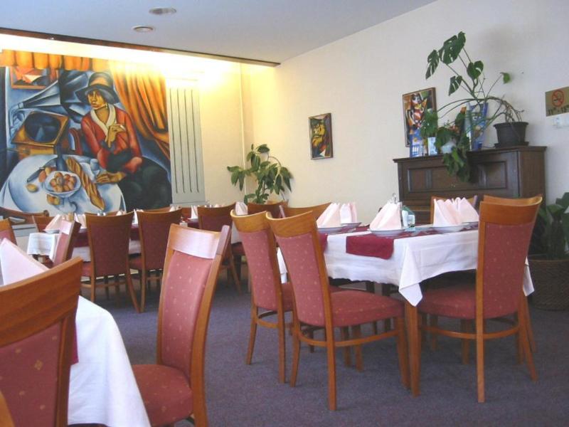 Hotel Grand image
