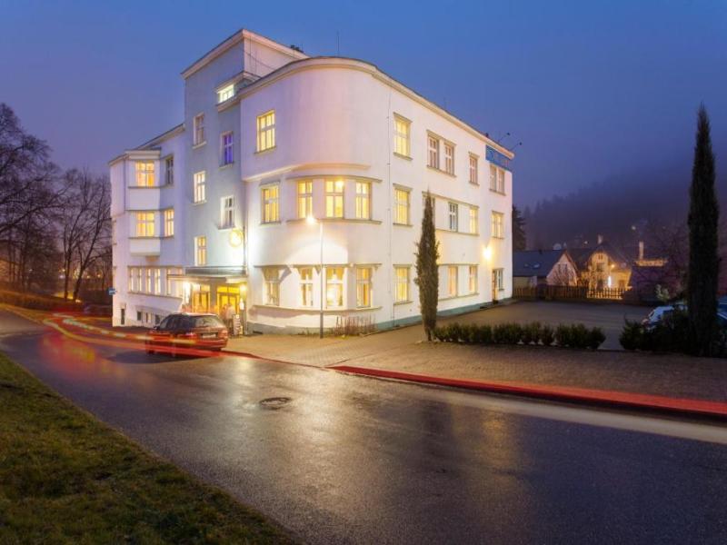 Hotel Grand image