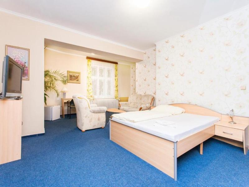 Hotel Grand image