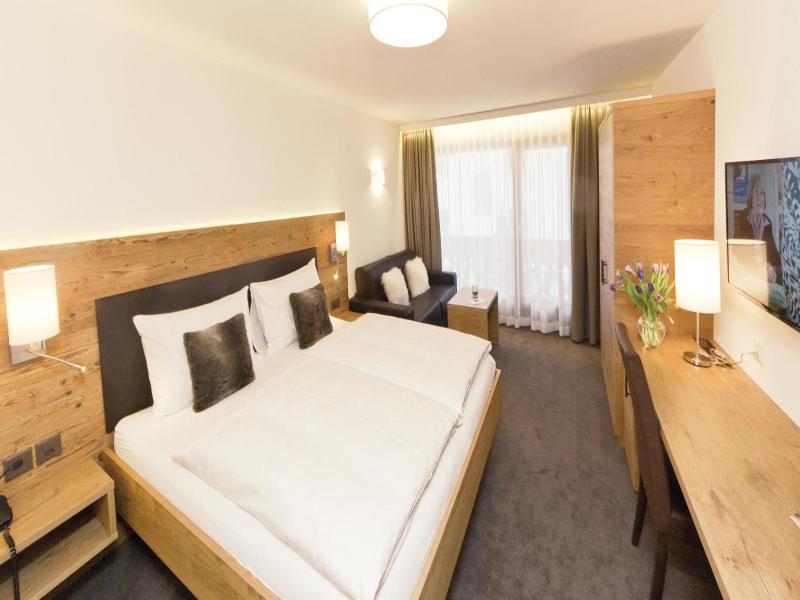 Waldpark Hotel Garni image