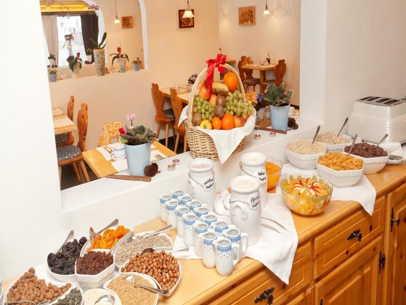 Waldpark Hotel Garni image