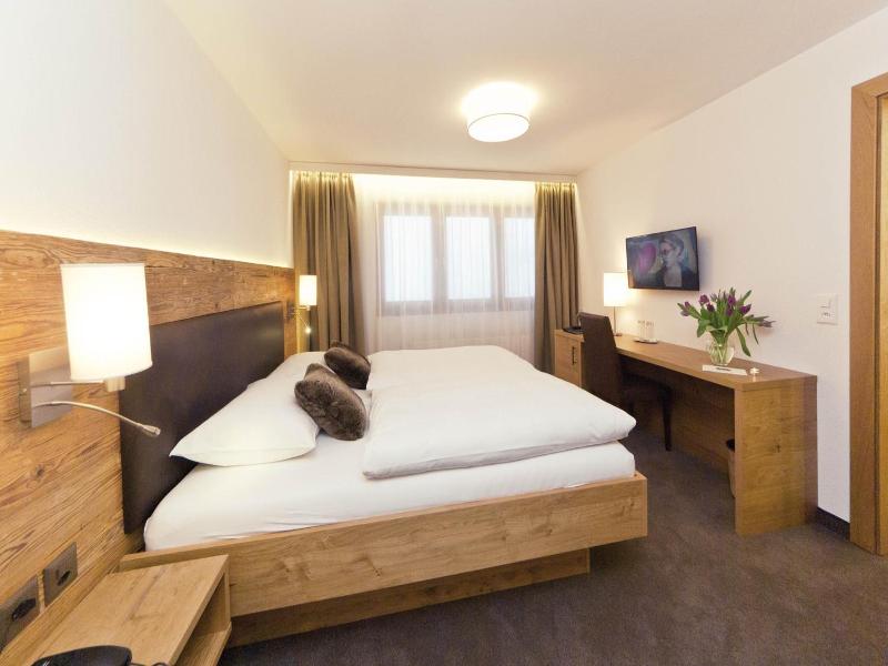 Waldpark Hotel Garni image