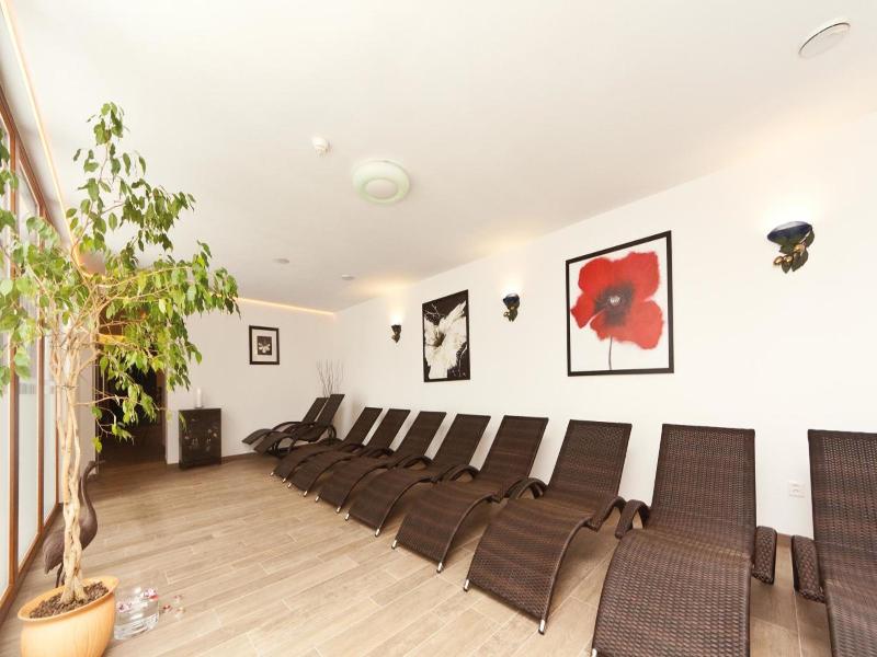 Waldpark Hotel Garni image