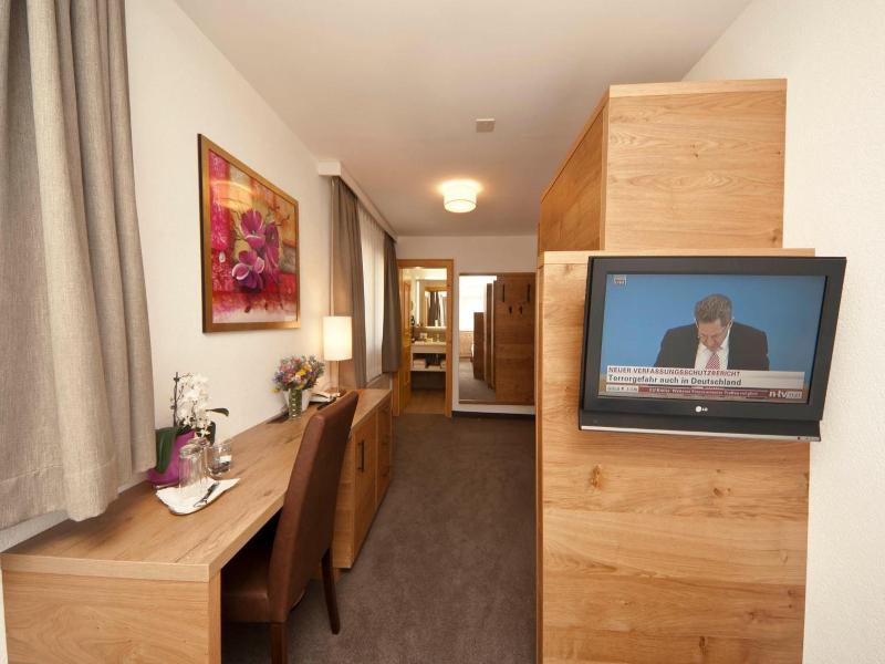 Waldpark Hotel Garni image