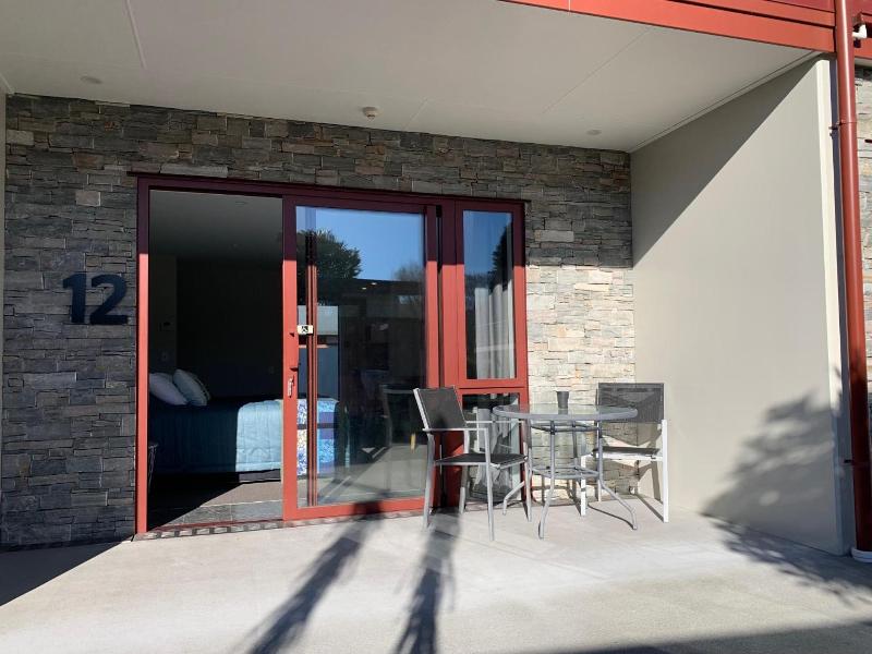 Red Tussock Motel image