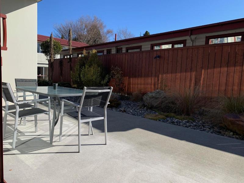 Red Tussock Motel image