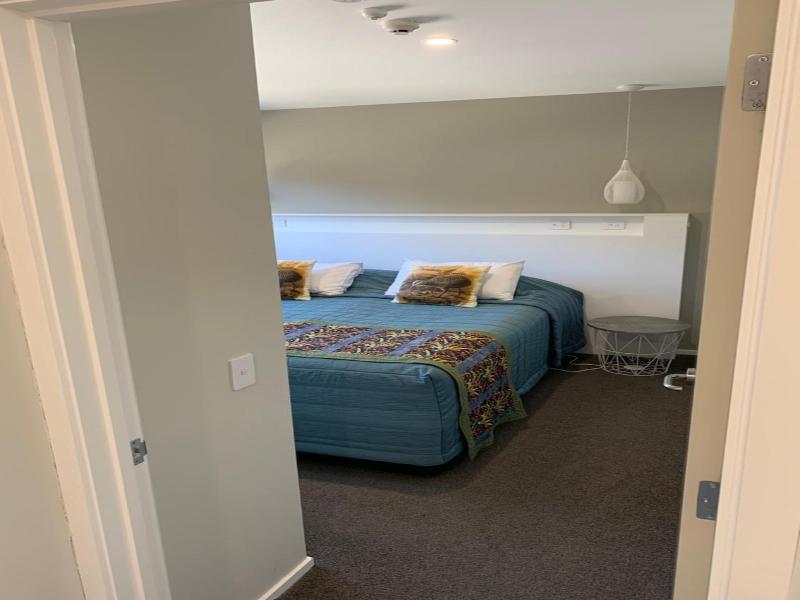 Red Tussock Motel image