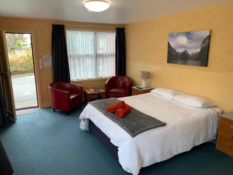Red Tussock Motel image