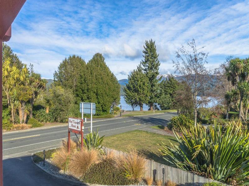 Red Tussock Motel image