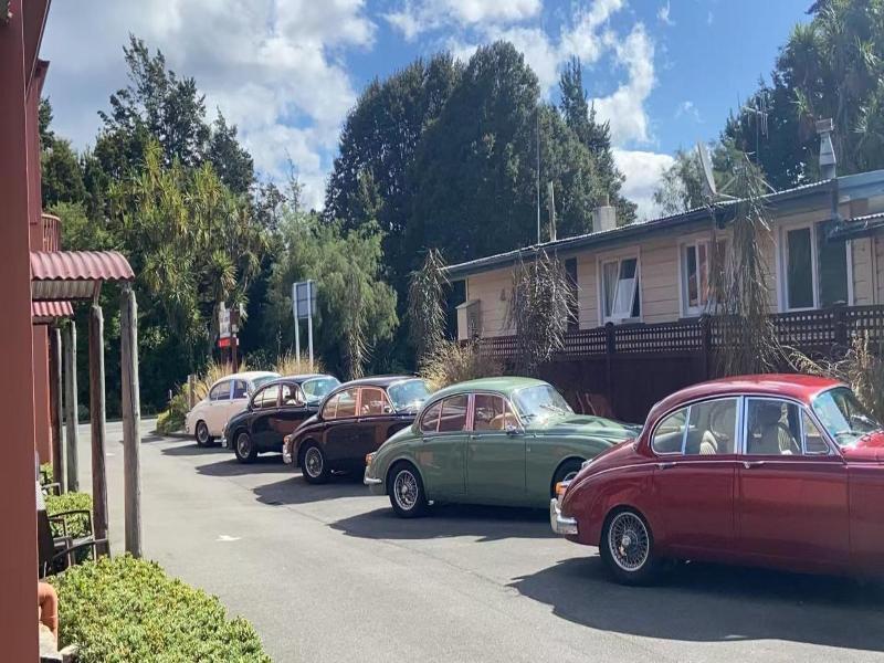 Red Tussock Motel image