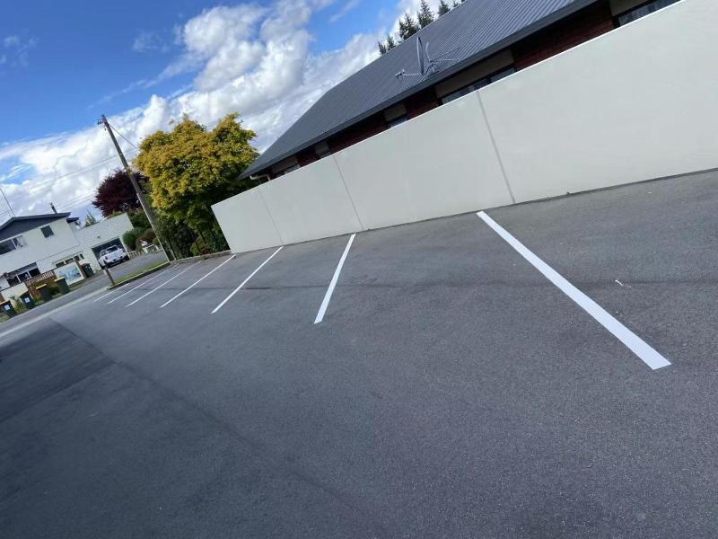 Red Tussock Motel image