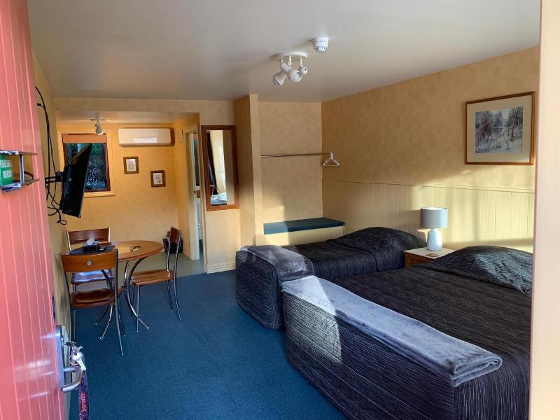 Red Tussock Motel image