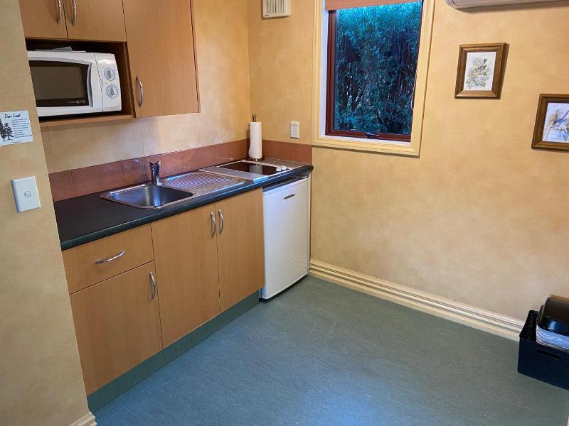 Red Tussock Motel image