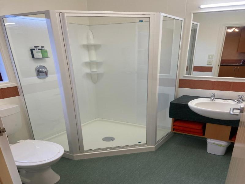 Red Tussock Motel image