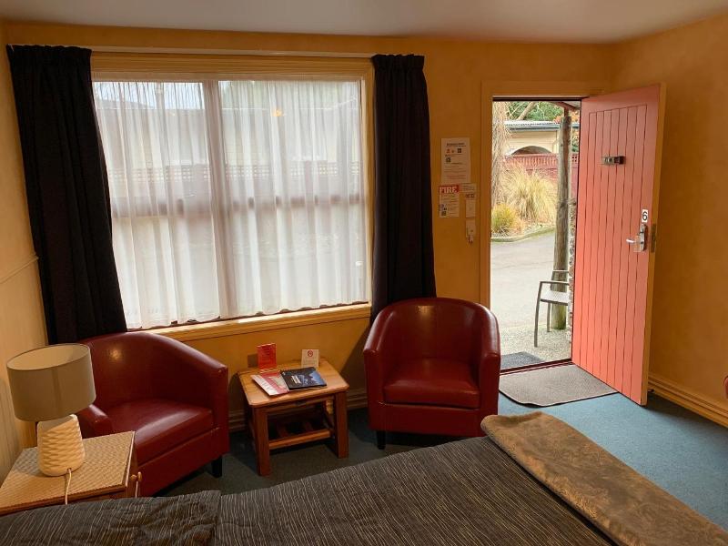 Red Tussock Motel image