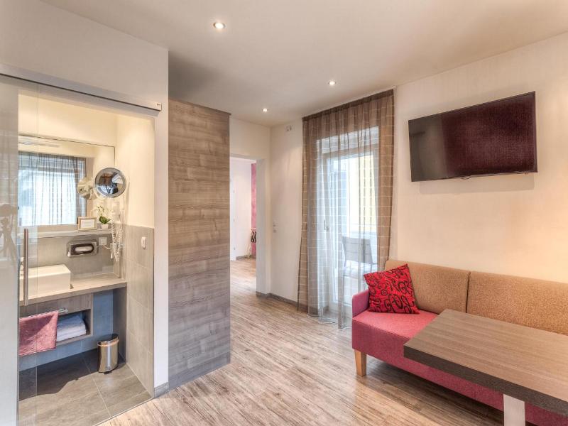 City Zimmer Appartement Dina Mariner image