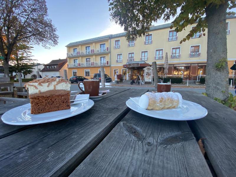 Simon Hotel Cafv image