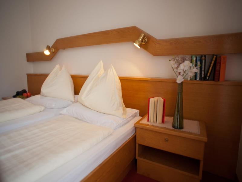 Simon Hotel Cafv image