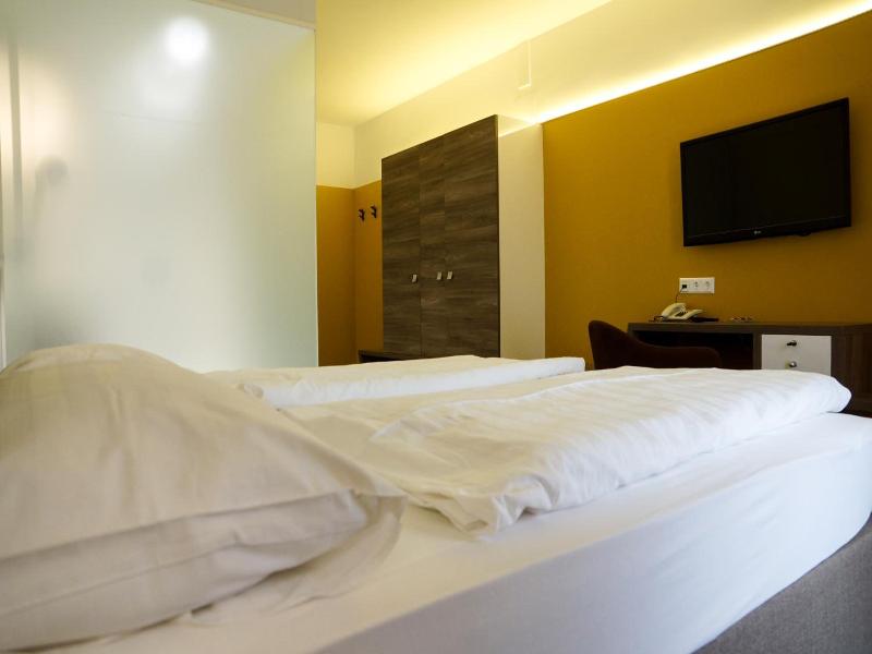 Simon Hotel Cafv image