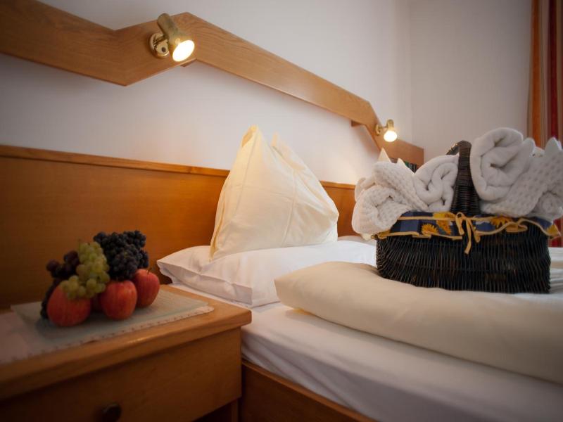 Simon Hotel Cafv image